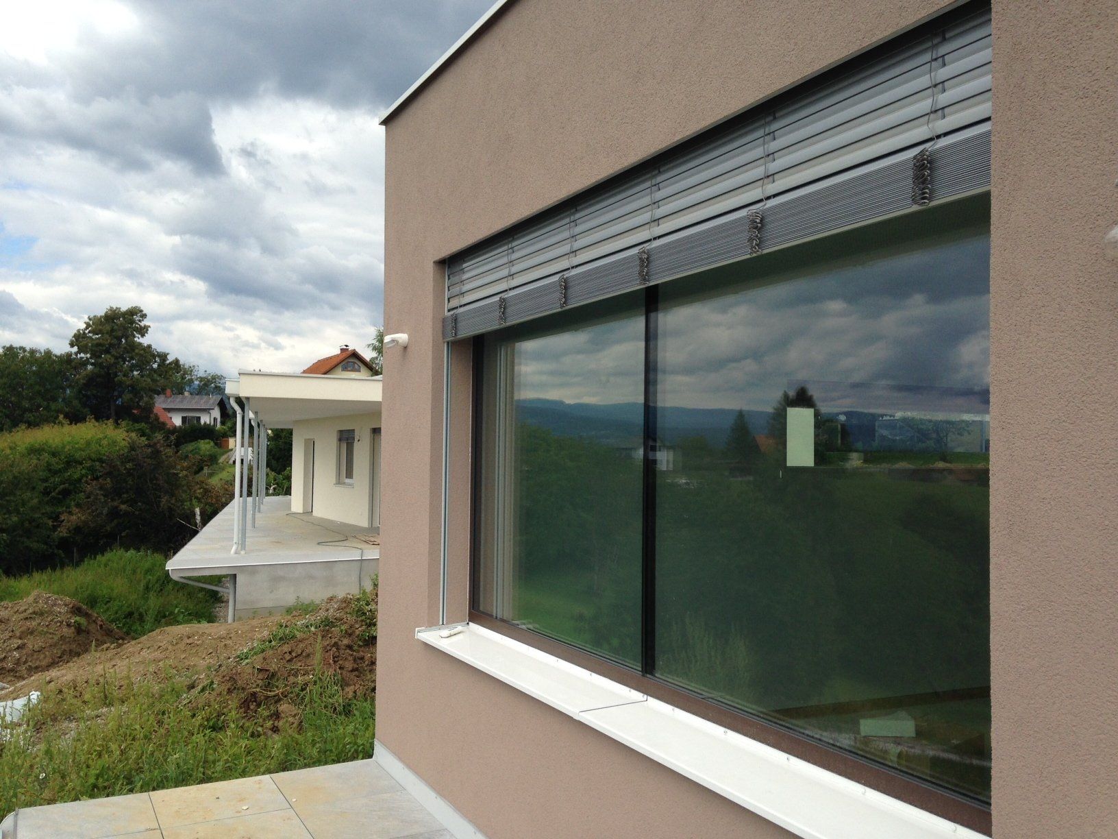 KM Technik für Sonnenschutz, Raffstores, Jalousien