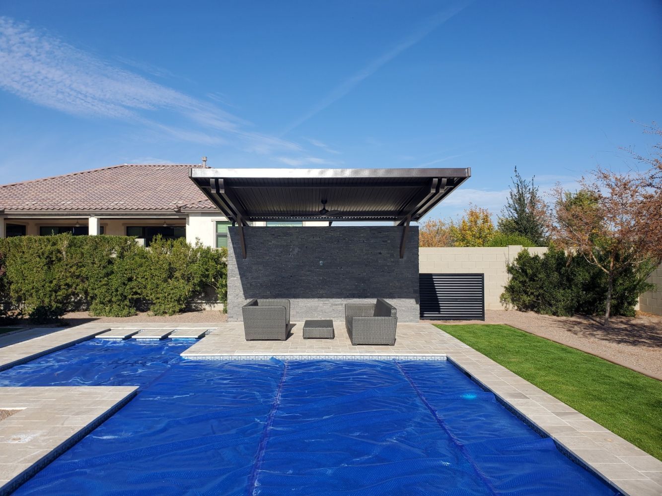 Litchfield Park's luxury outdoor spaces crowned with Flat Pan Patio Covers, enhancing architectural beauty.