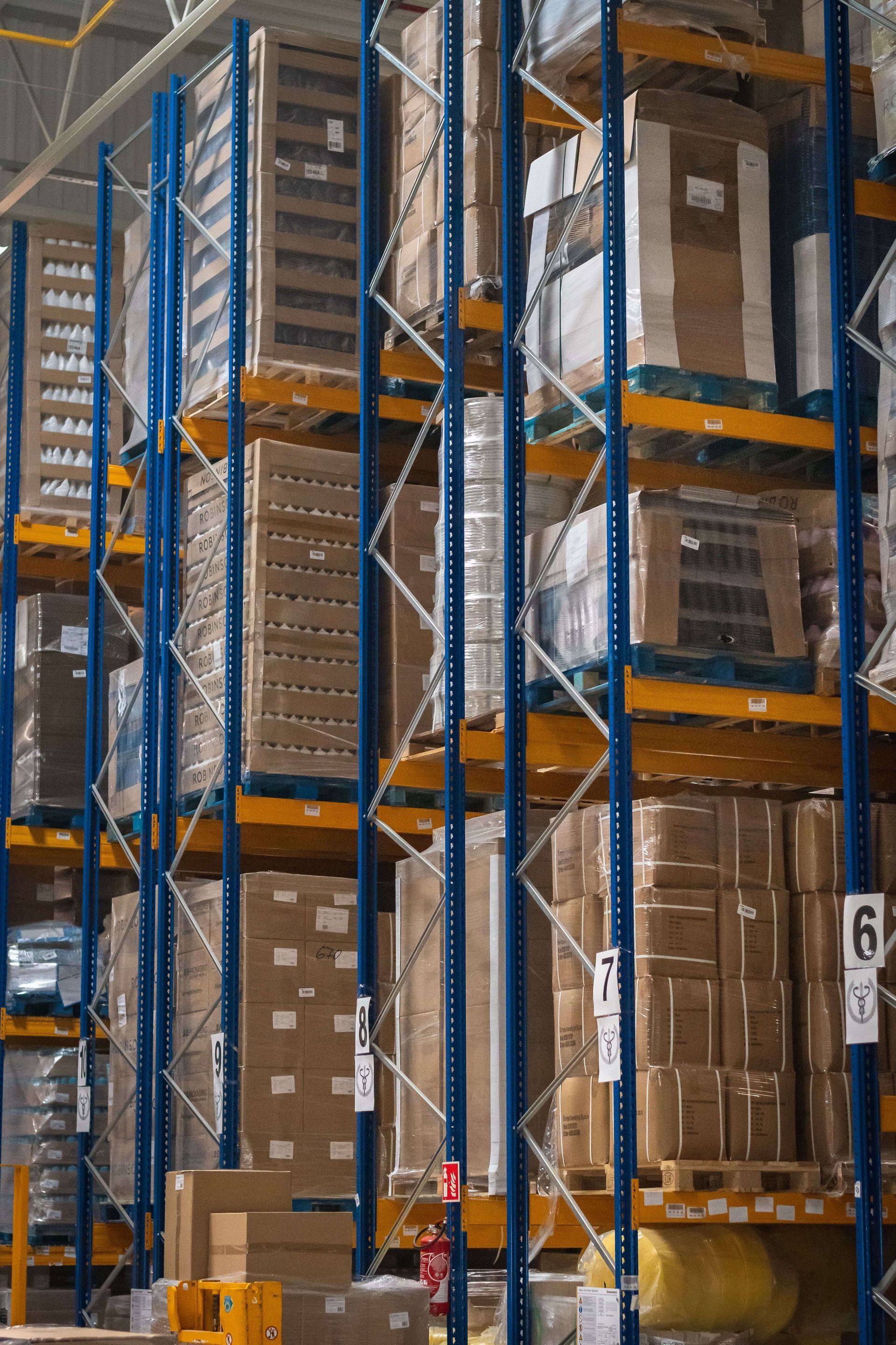 Znalezienie magazynu dla klienta na skład butelek