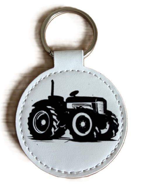Sleutelhanger wit van PU leer met tractor