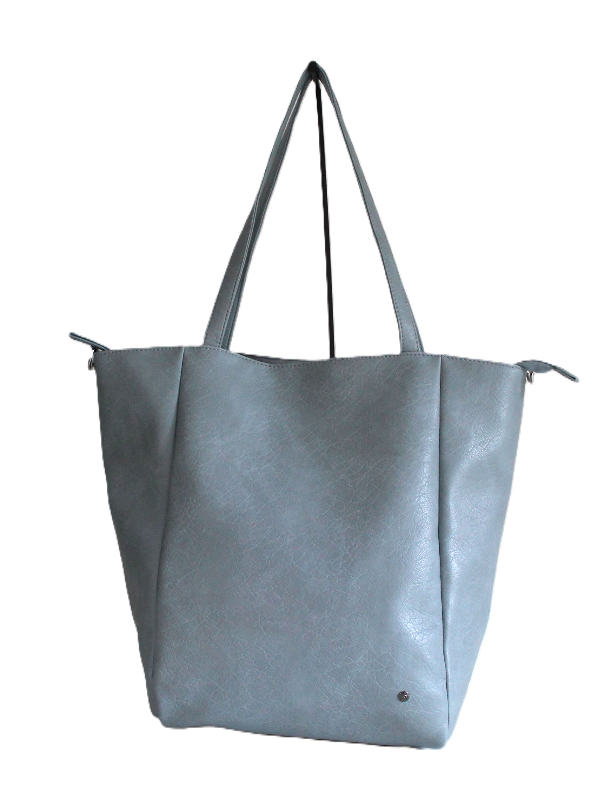 Een blauwe tas met een blauwe bloemensjaaltje