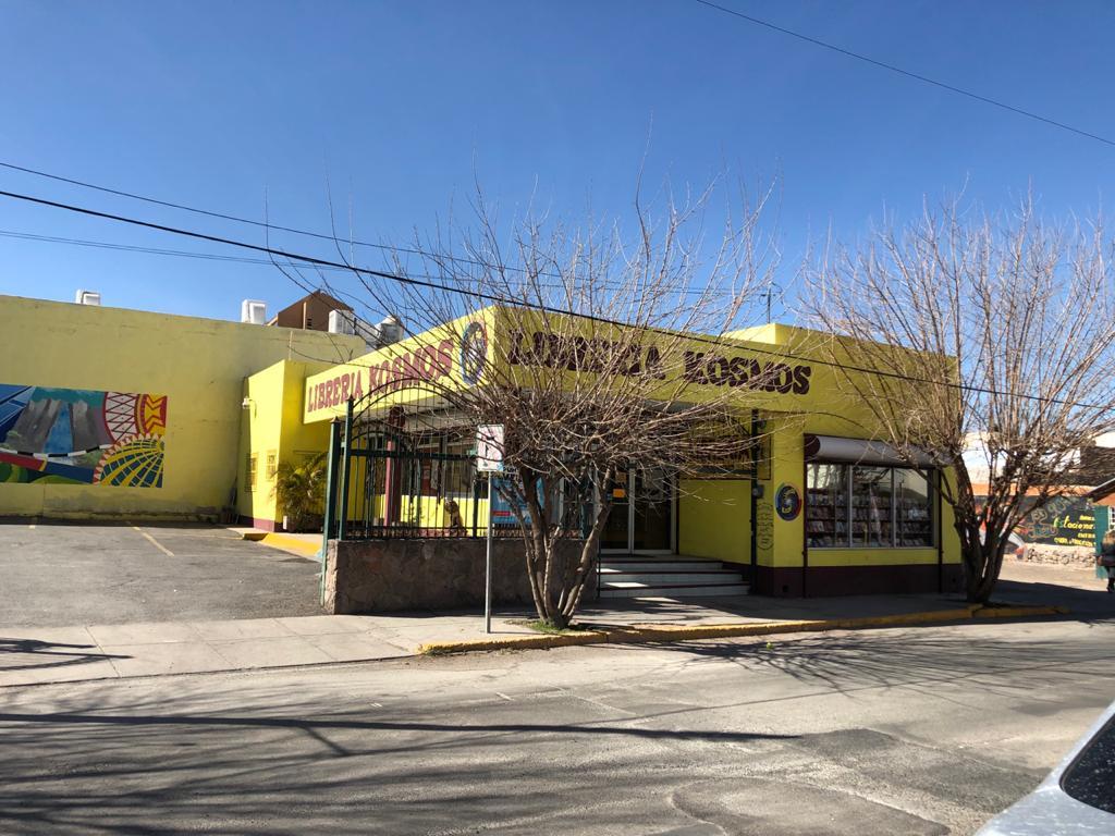 LIBRERÍA KOSMOS