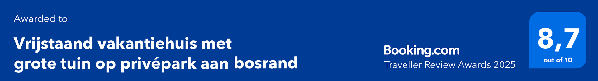 Een blauwe achtergrond met een beoordeling van 8,7 op booking.com
