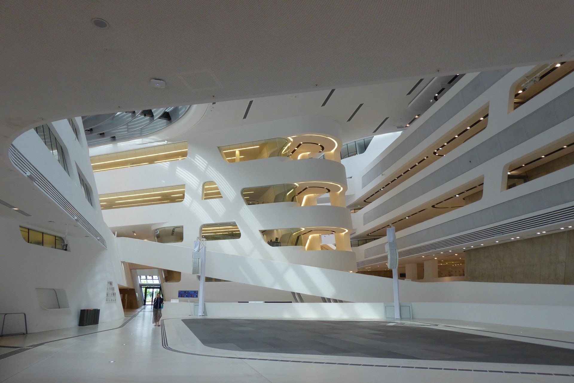 A large white building with a lot of windows