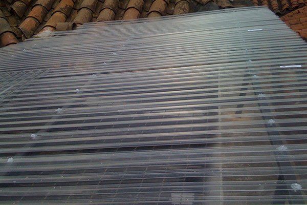 Diseño e instalación de techos en policarbonato - Techos y Canales en Medellín