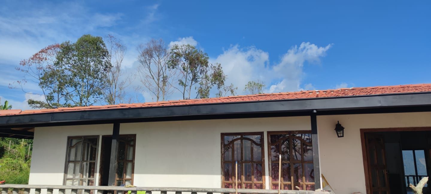 Canoas para techos, bajantes para techos, Construcción de techos