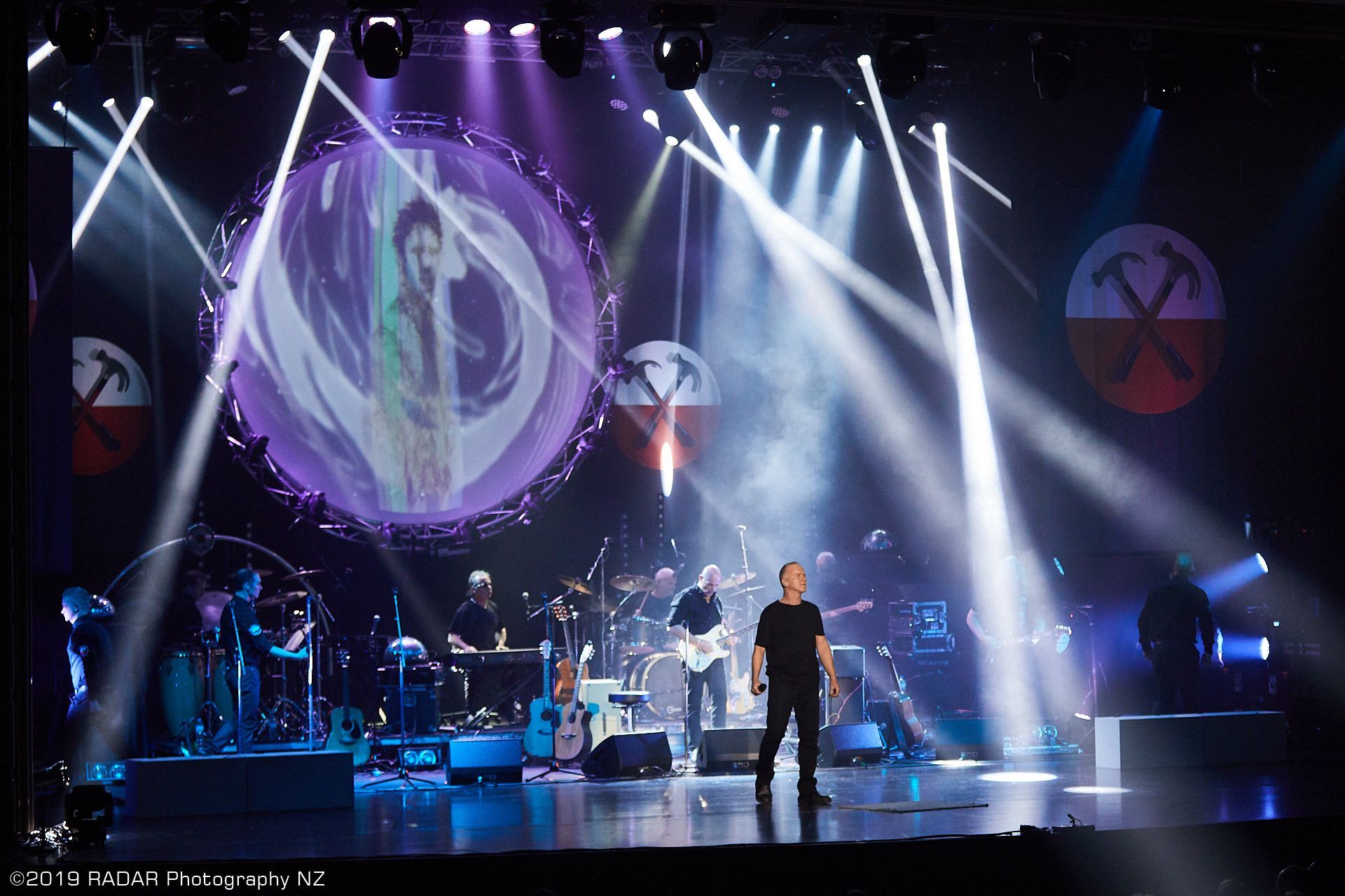 Pink Floyd Experience tribute show with high-end audio visual production