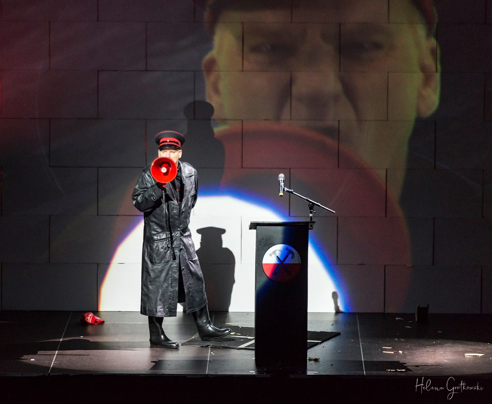 Live IMAG to screen The Pink Floyd Experience.