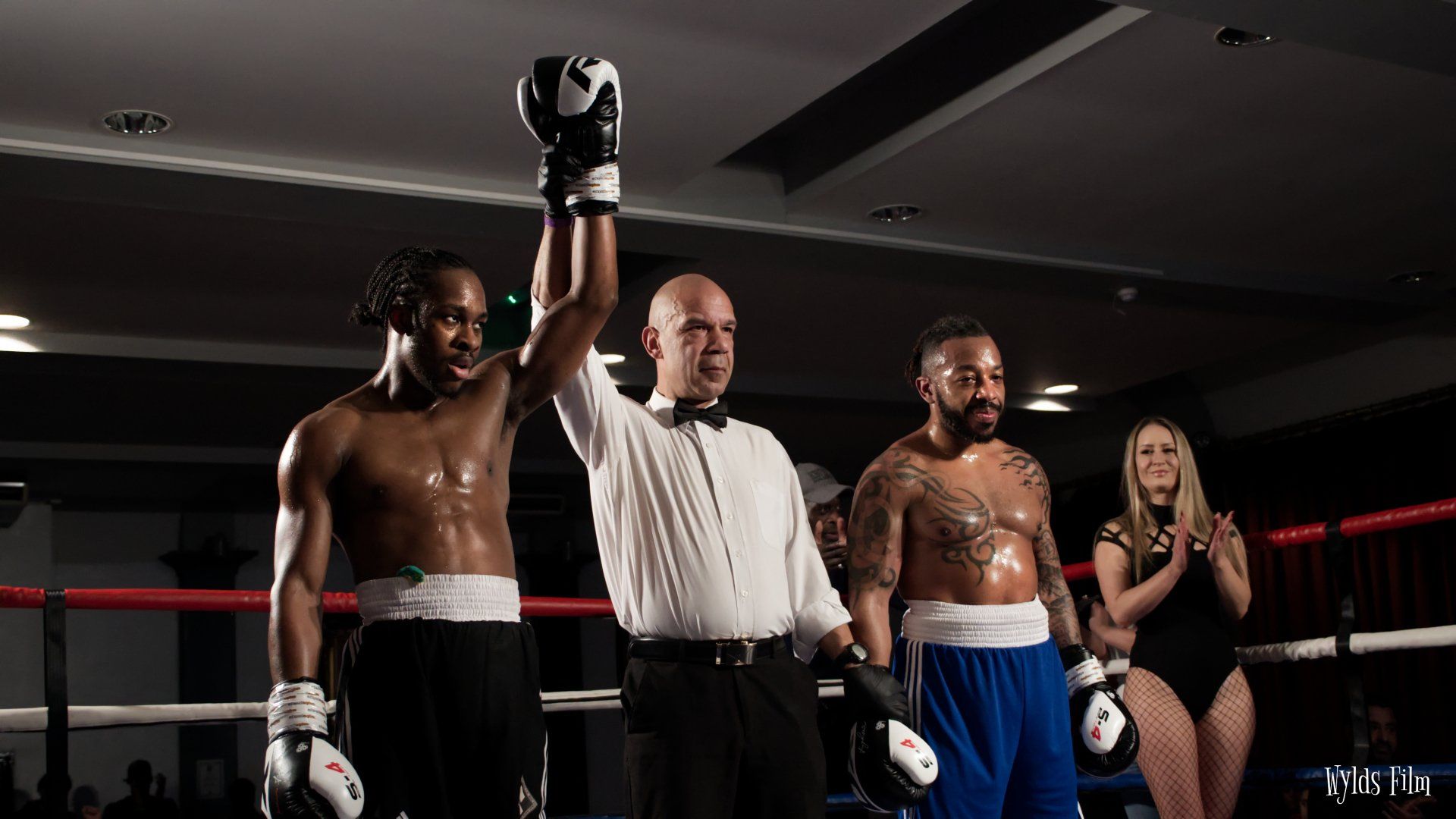 Selby Amateur Boxing Club ref holding a fighter's arm up
