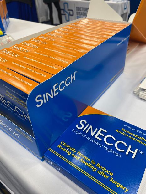 An open display box of the SinEcch case. It shows individual single boxes.