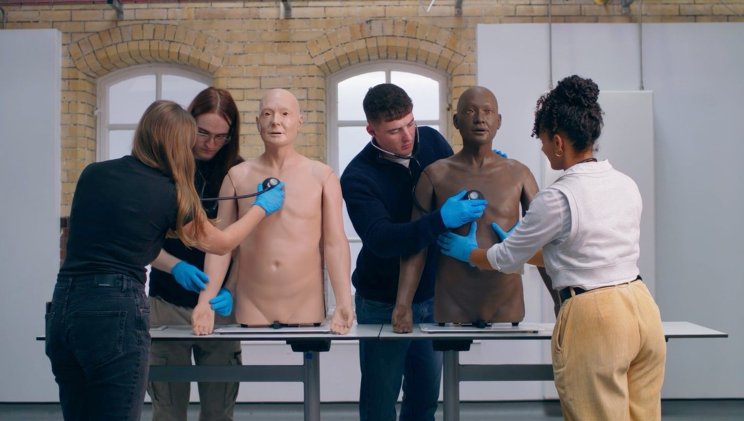Cardiovascular & Respiratory Examination Simulator 
