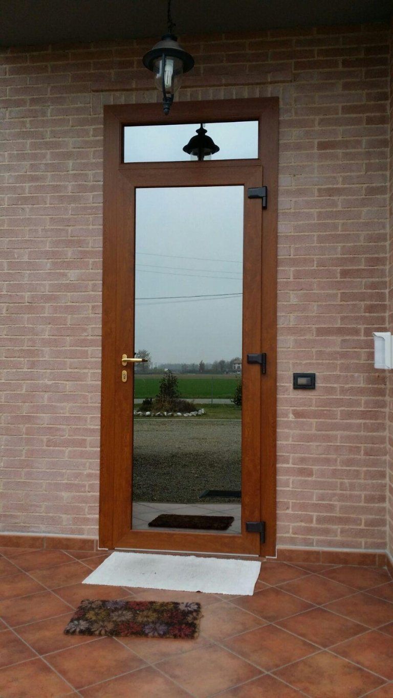 portone blindato in legno con specchio