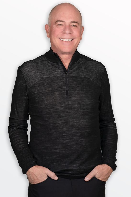 Chris Casas, CA Broker 01320583 A portrait of Chris Casas.