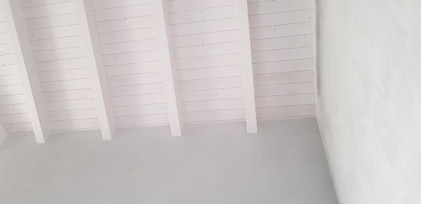 tinteggiatura soffitto in legno