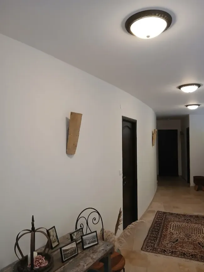 Peinture de mur blanc dans le Var