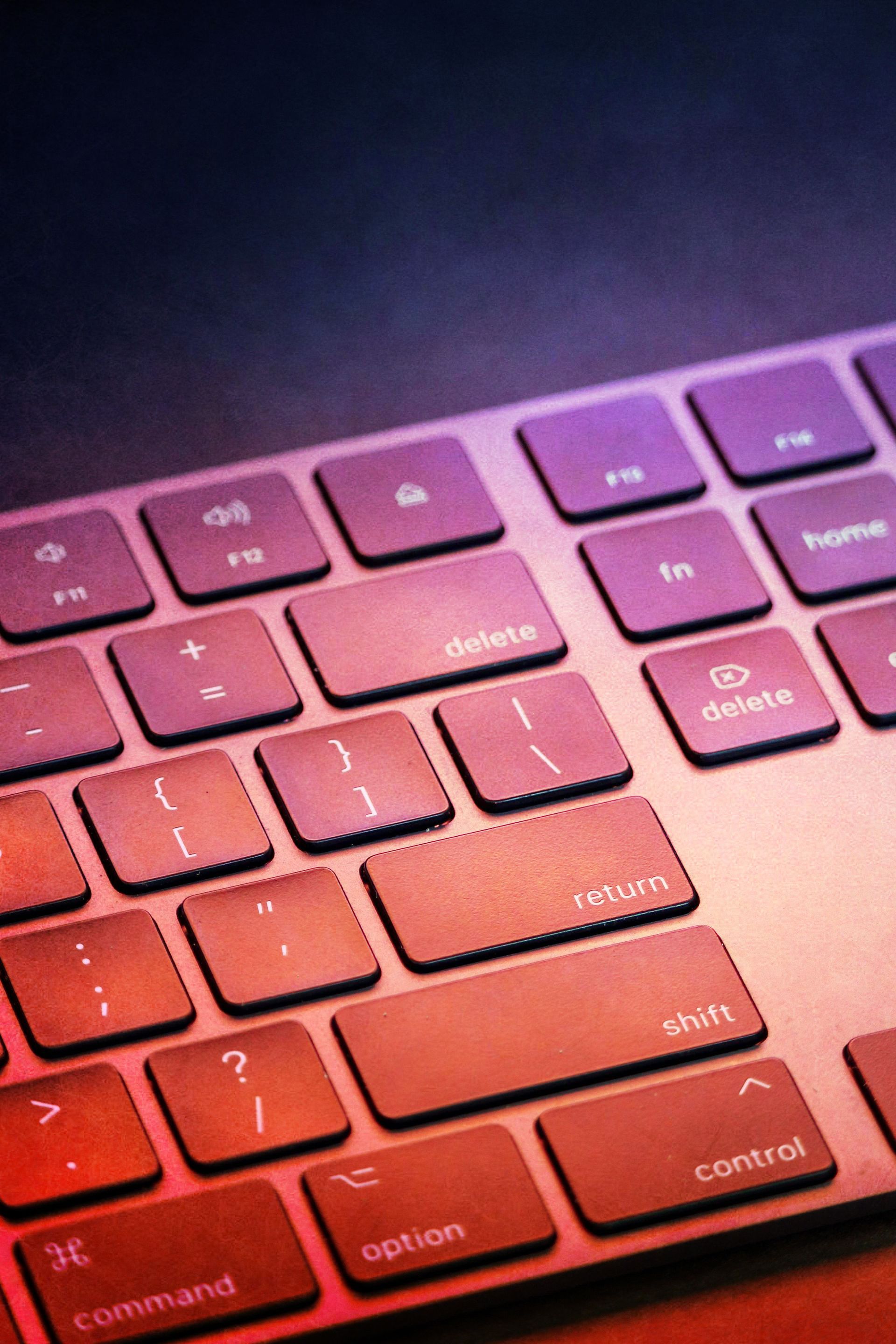 Keyboard in pink - promoting The best digital agency in Toronto, Vancouver, montreal 