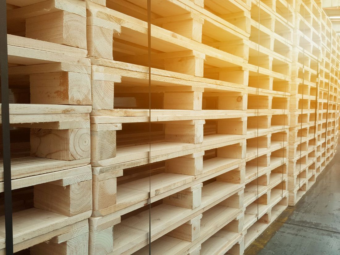 vendita di bancali in legno per imballaggi