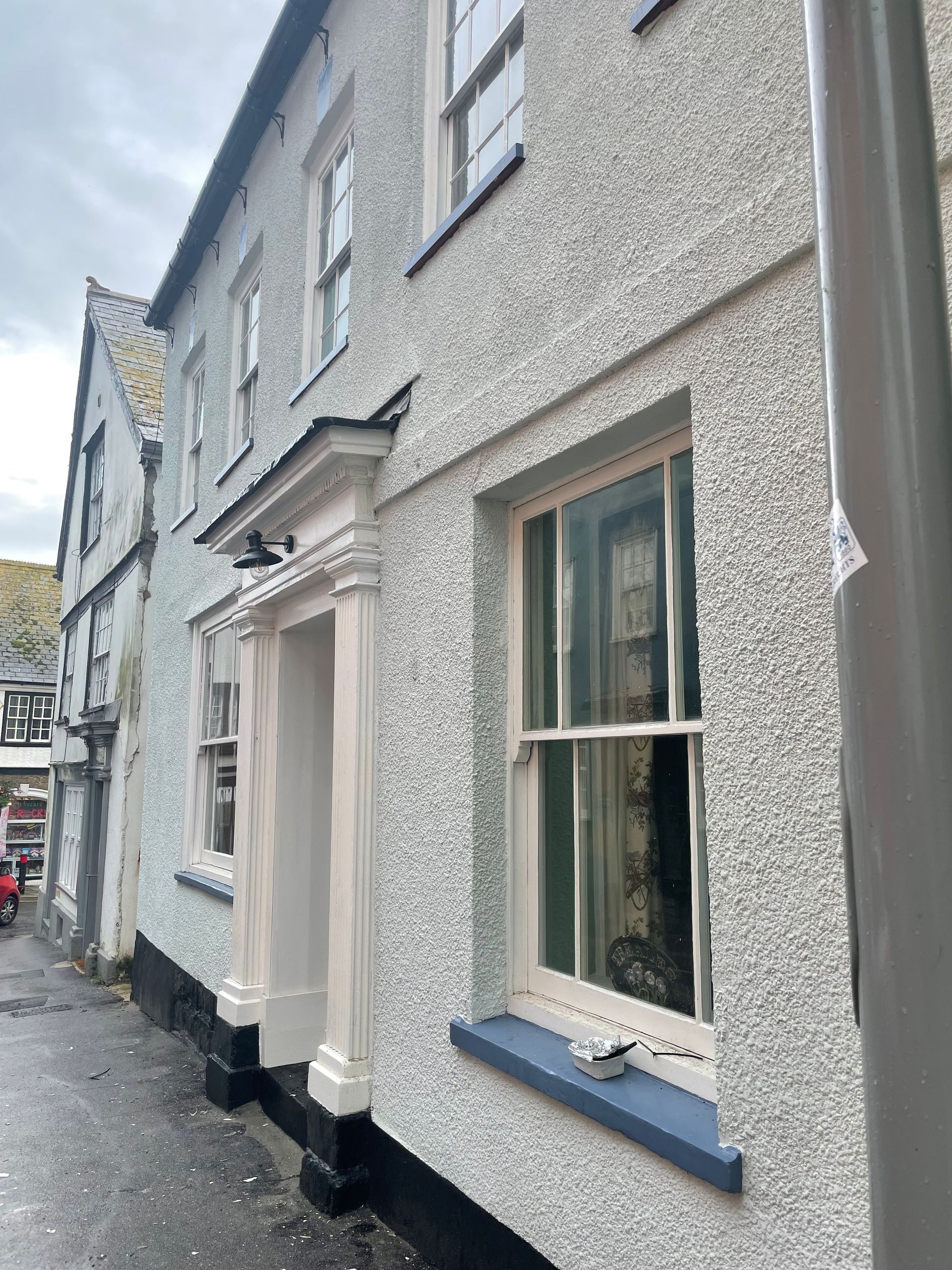 Heritage exterior painting of a coastal property in Lyme Regis