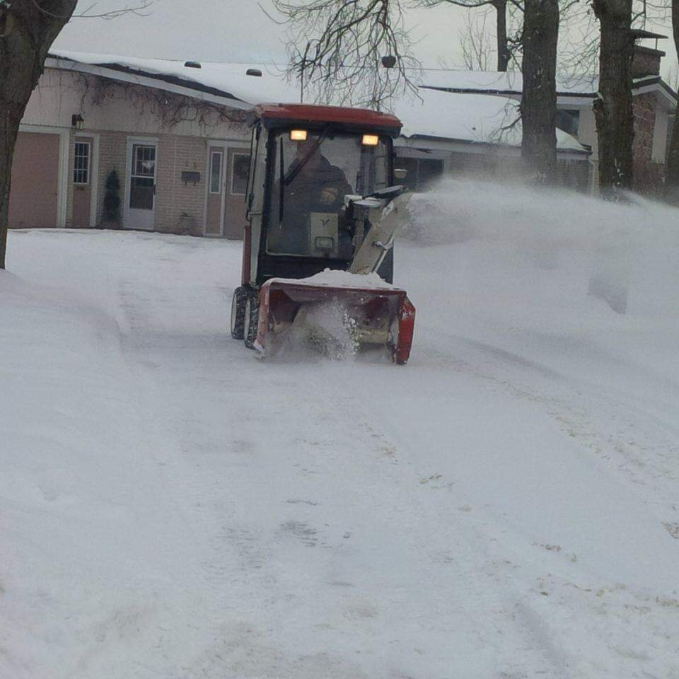 Residential Snow Blowing/Removal Service in Sault Ste Marie Topaz
