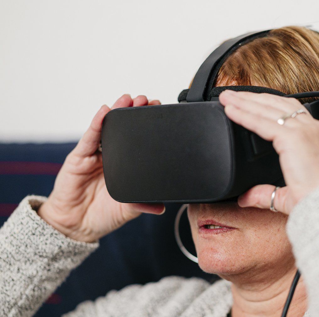Virtual Reality Exposure Therapy (VRET)