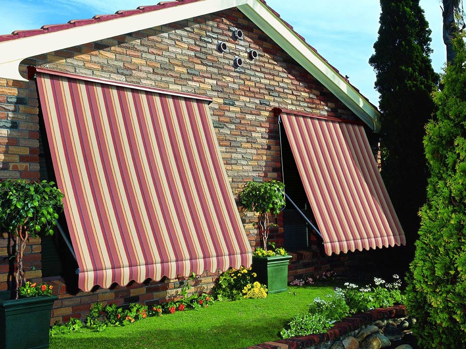 White blinds, white dining table — Blinds in Darwin NT