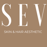 Een bruin en wit logo voor sev skin and hair aesthetic