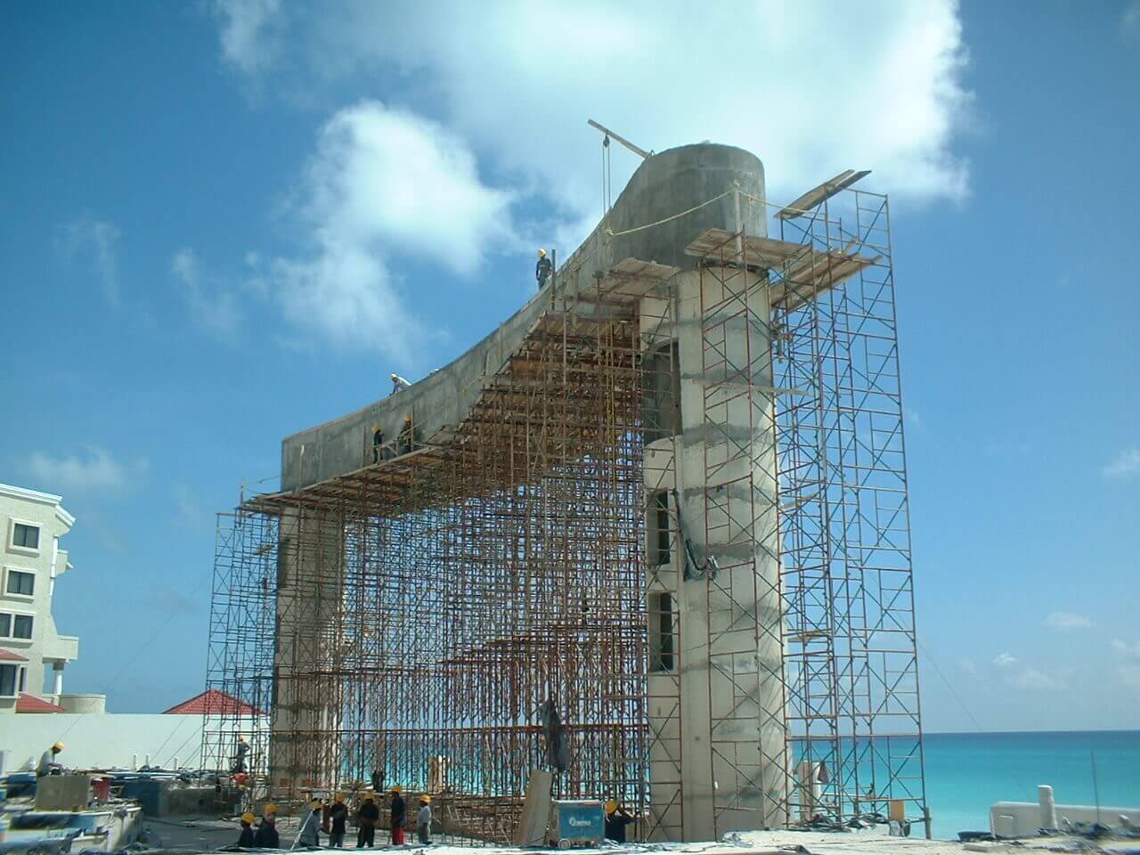 ANDAMIOS Y EQUIPOS PARA LA CONSTRUCCIÓN
