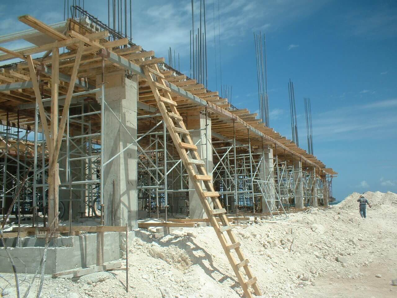 ANDAMIOS Y EQUIPOS PARA LA CONSTRUCCIÓN