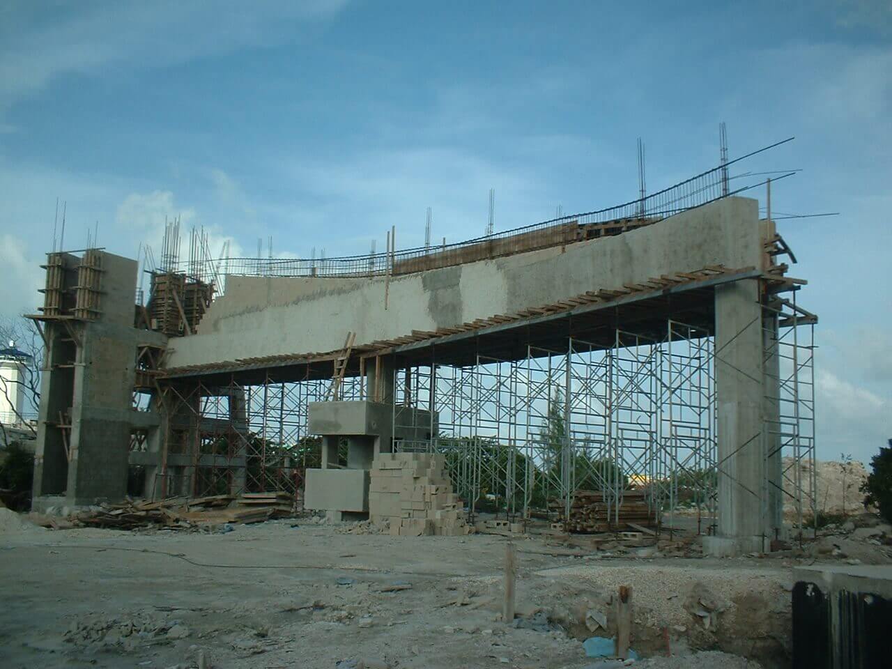 ANDAMIOS Y EQUIPOS PARA LA CONSTRUCCIÓN