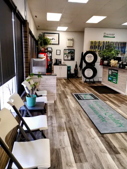 Auto Shop Waiting Room | Denver's Quality Automotive
