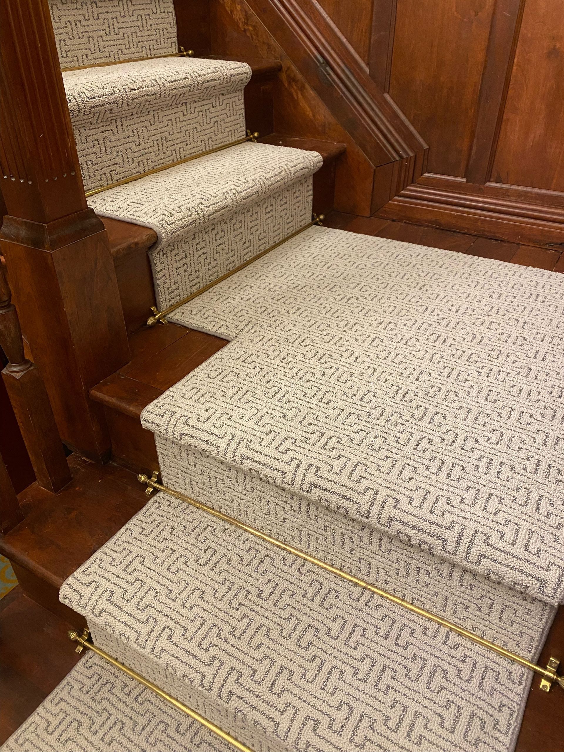 STAIR RUNNER