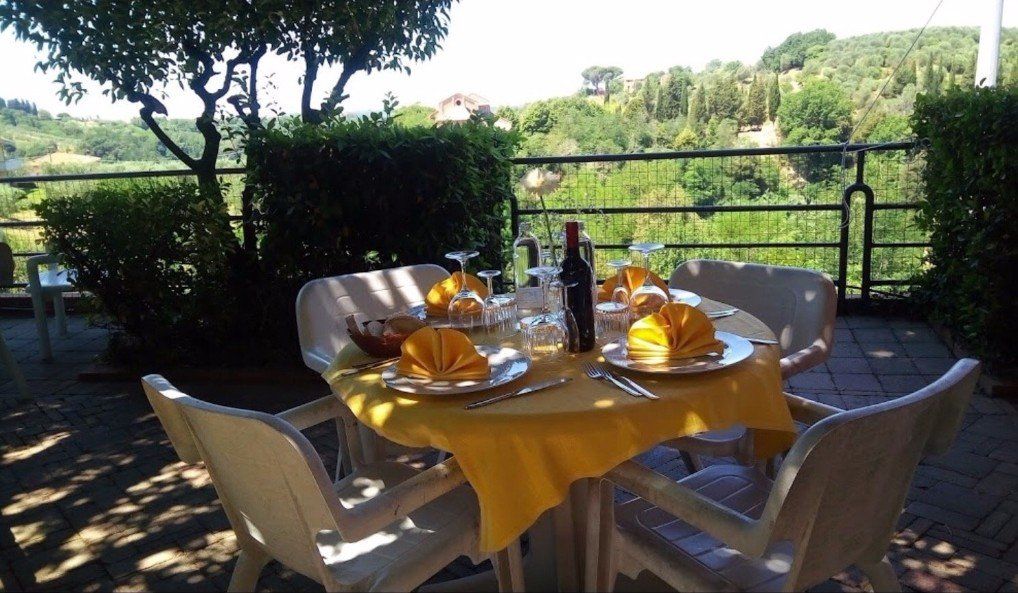 tavolo apparecchiato