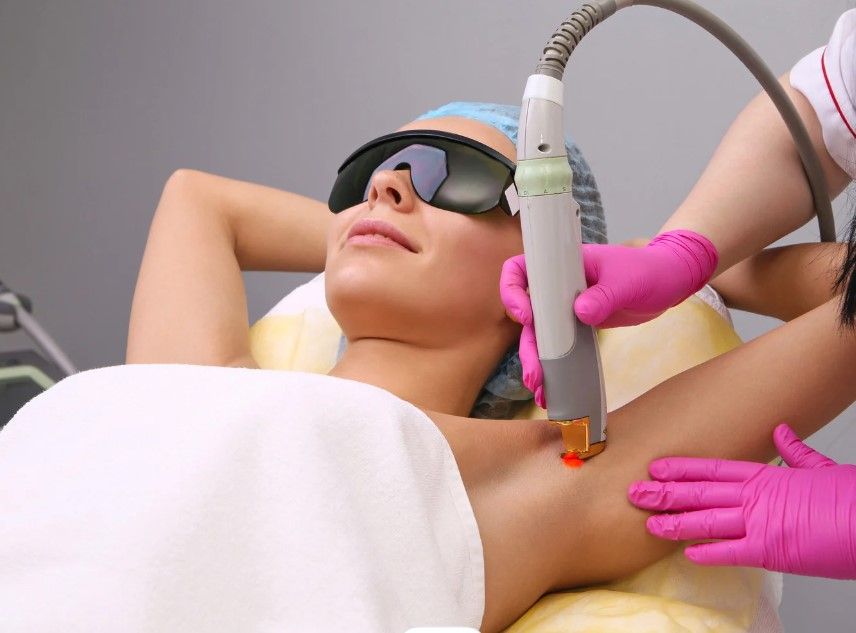 The Tattoo Removal Clinic carrying out underarm laser hair removal in Coventry