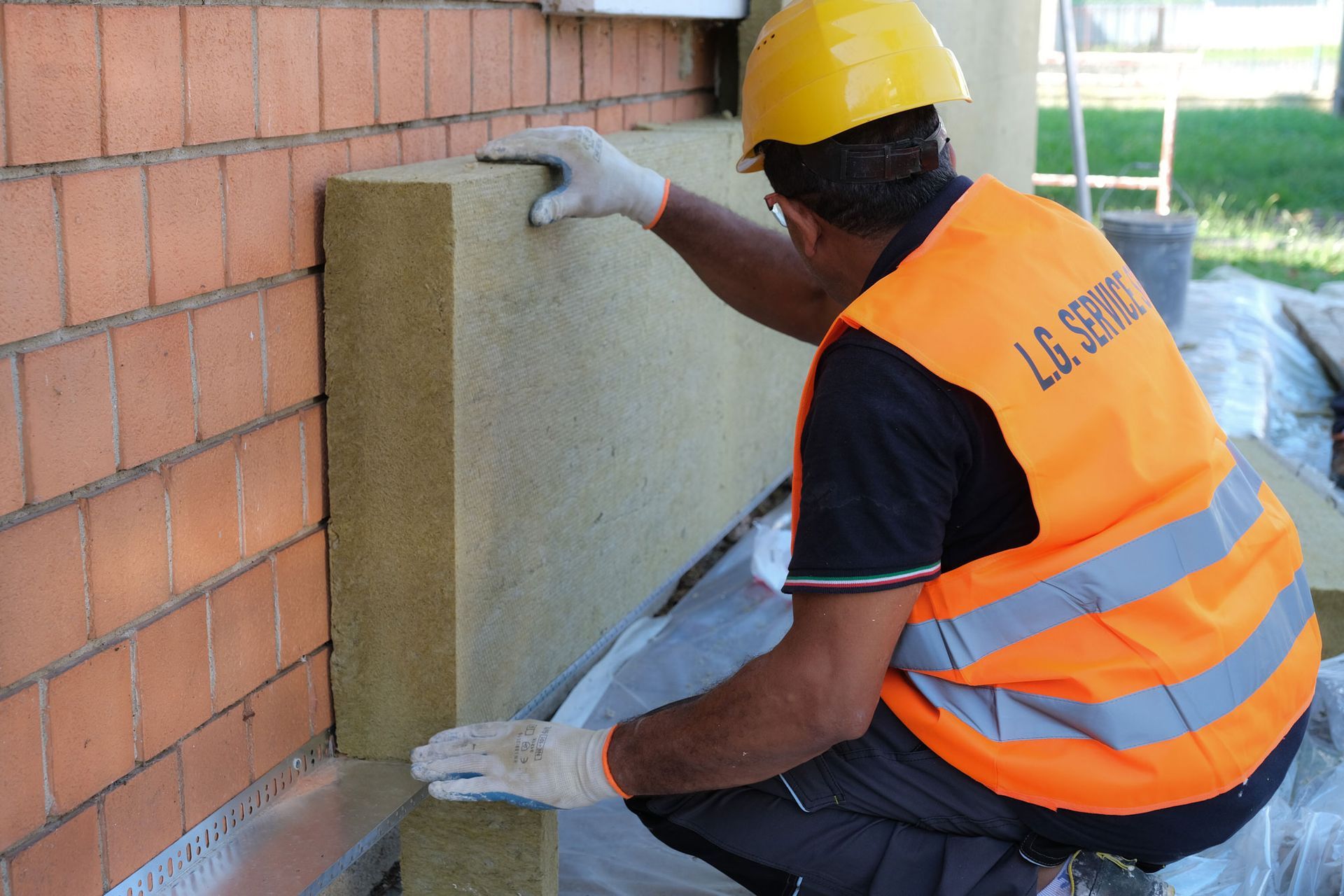 posa di pannelli coinbentati