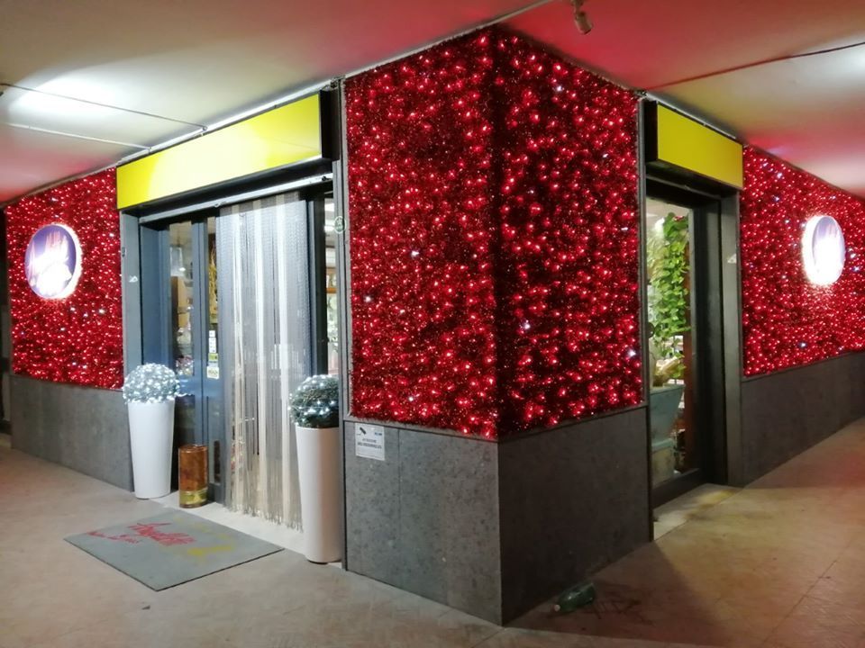 L'ingresso del negozio per la vendita al dettaglio