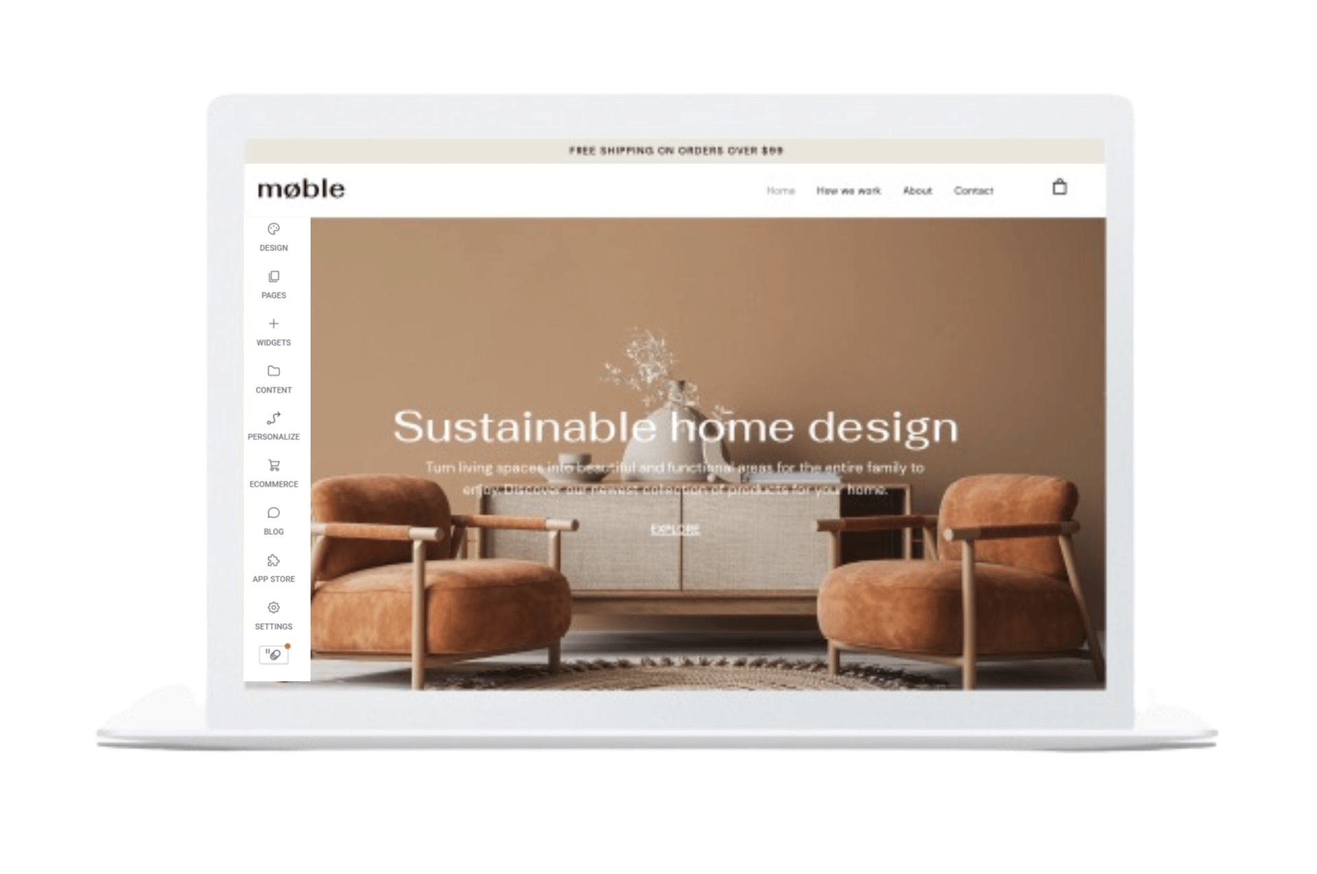 Auf einem Laptop ist eine Website zum Thema nachhaltiges Wohndesign geöffnet.