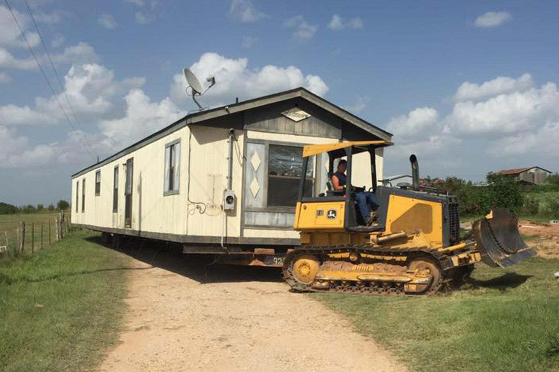 Transport Towing Mobile Home — San Antonio, TX — Martinez Mobile Home Transporting