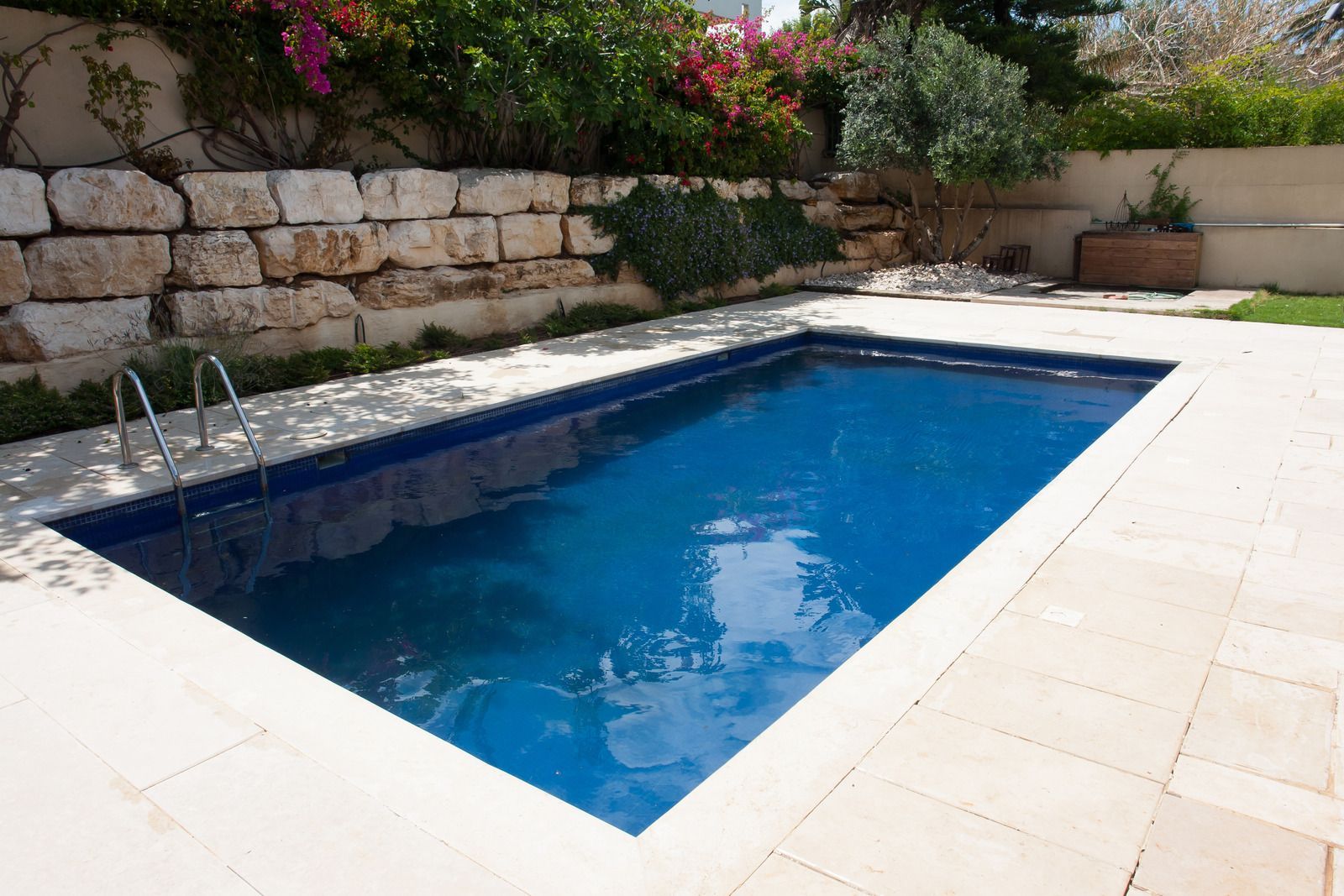 affordable swimming pools gold coast