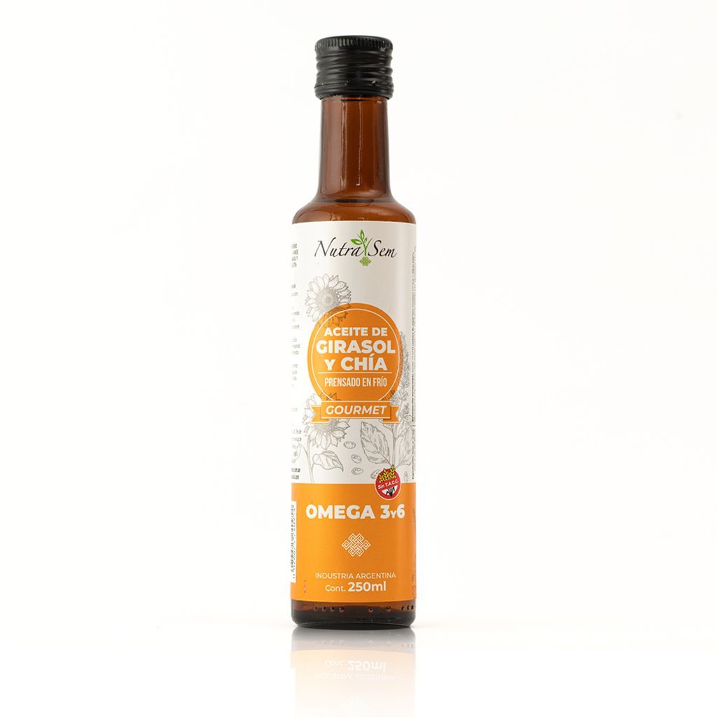 Botella de aceite de girasol y chía con etiqueta naranja y blanca, Omega 3-6, sobre fondo blanco.