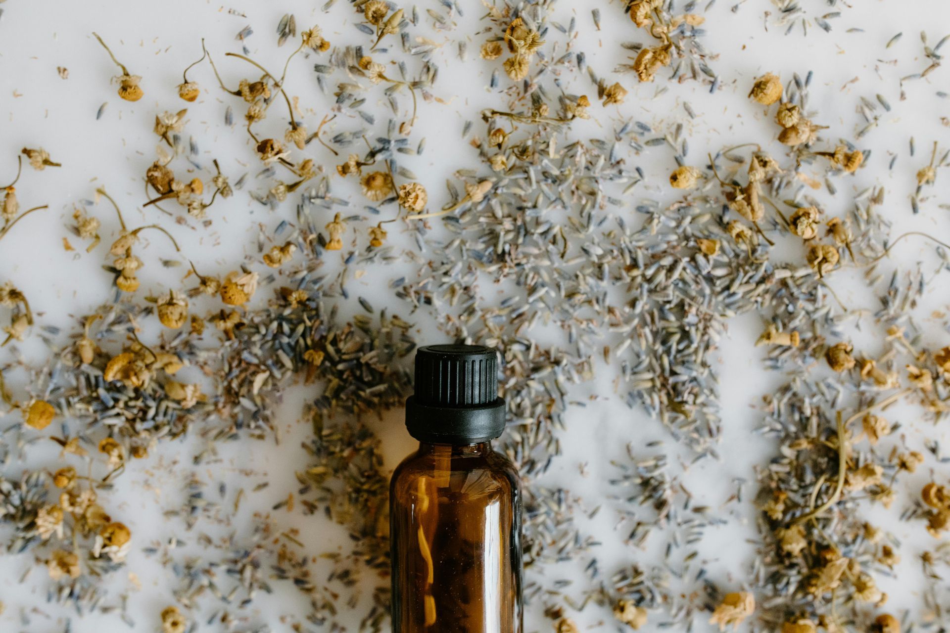 Bolsa de té Colagogo con empaque verde y blanco, que muestra hierbas y hojas.
