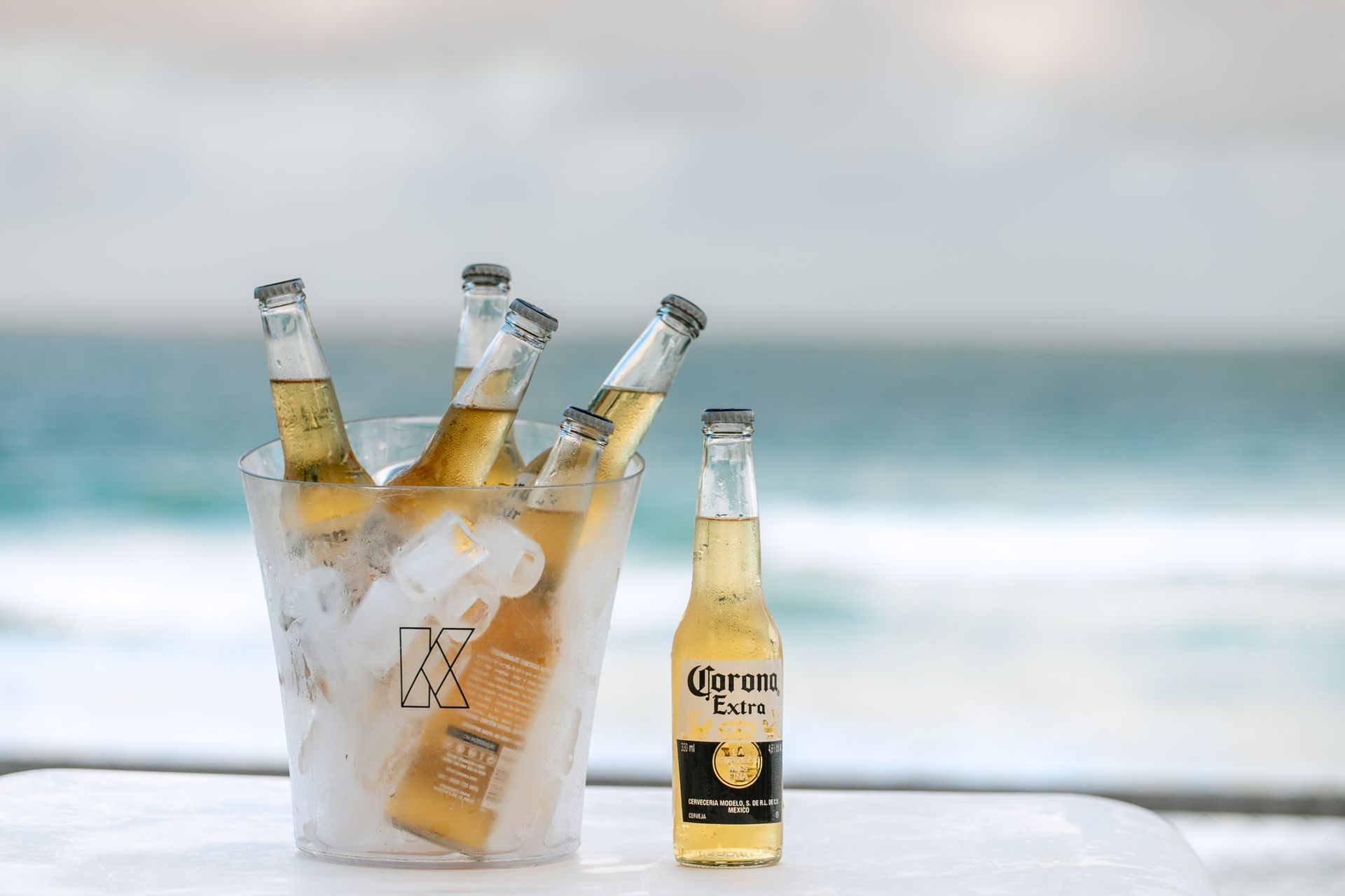 Bar e serviço de praia - Kembali Hotel