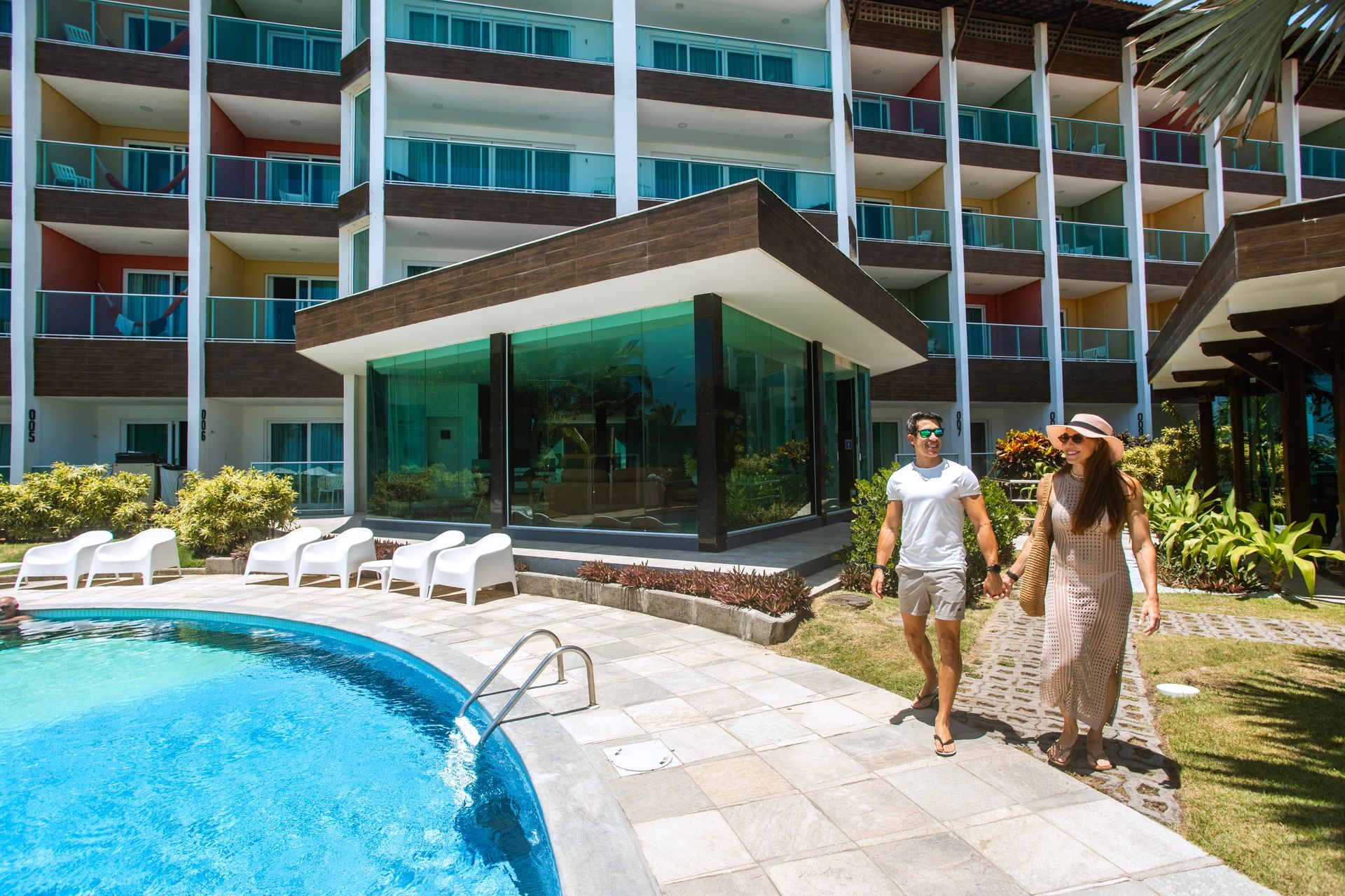 lua cheia em destaque no céu noturno escuro