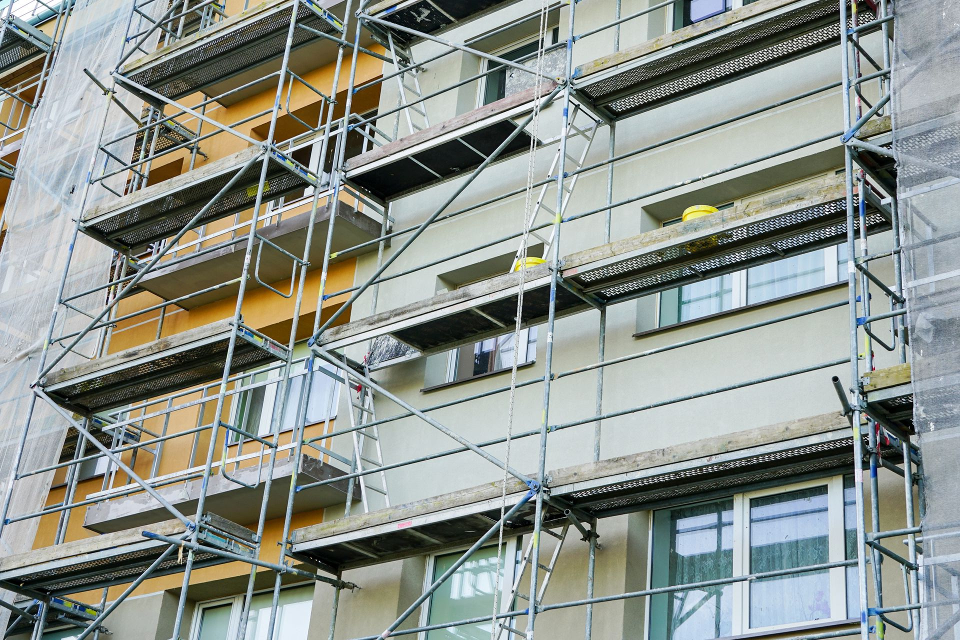 Montaggio sicuro di ponteggi