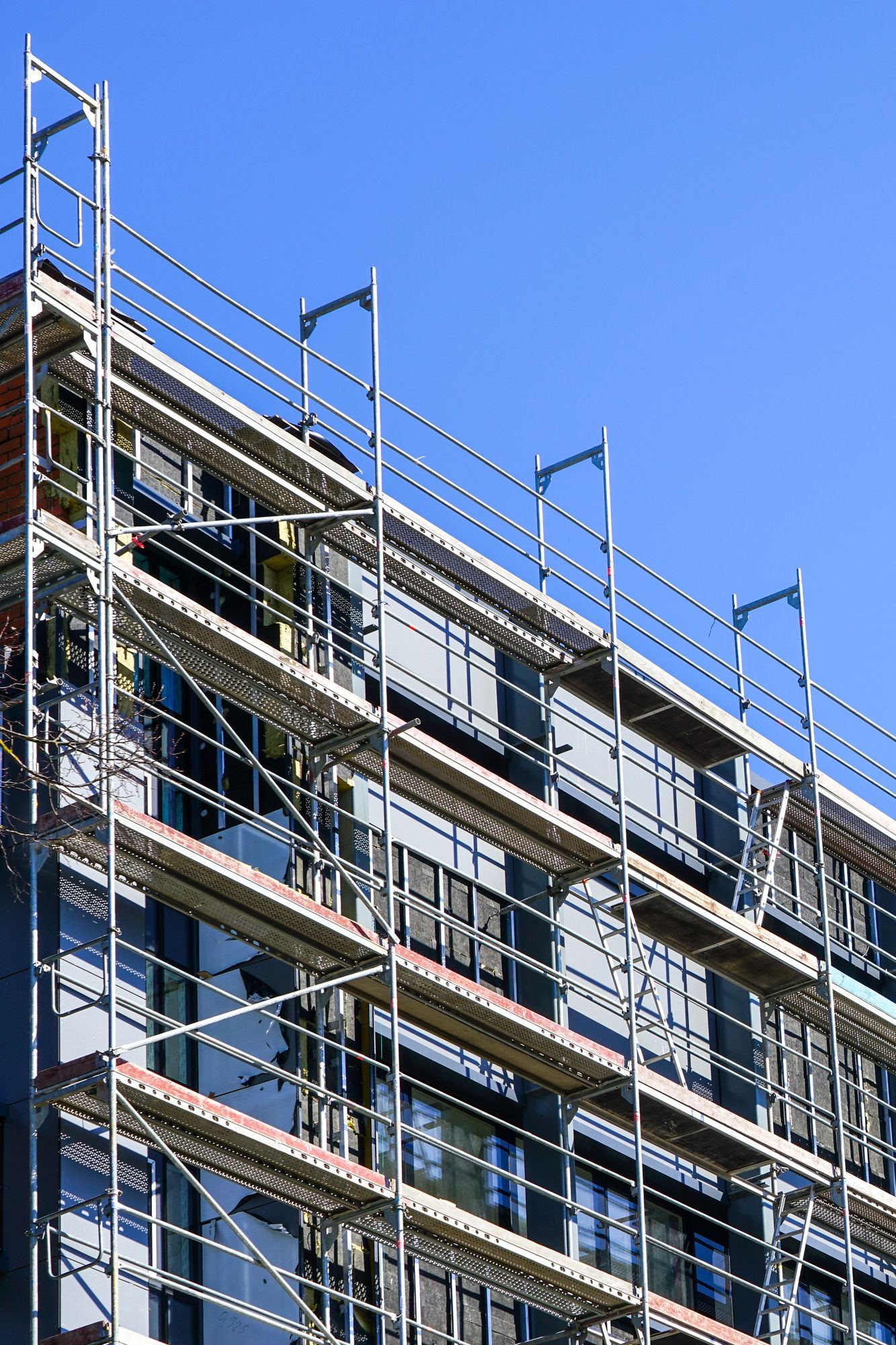 Noleggio e montaggio di ponteggi