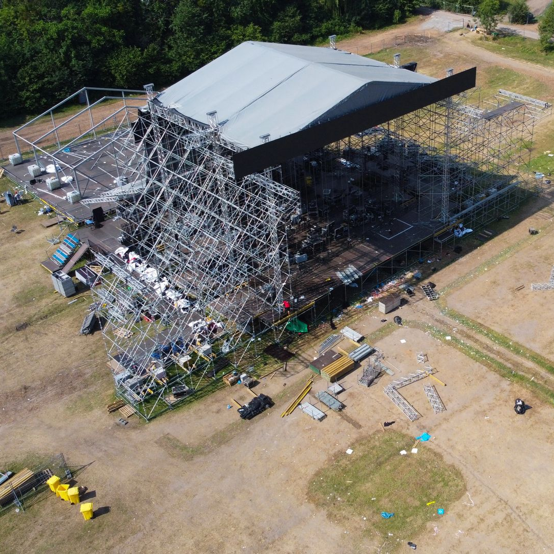 Ponteggi per allestimento palcoscenico