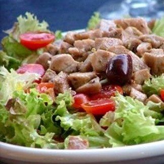 insalata con tonno fresco e olive