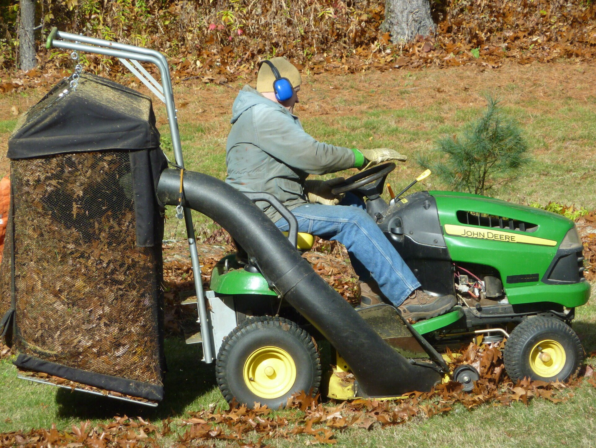The lawnmower part that wins all the leaf bagging: The Big Leaf