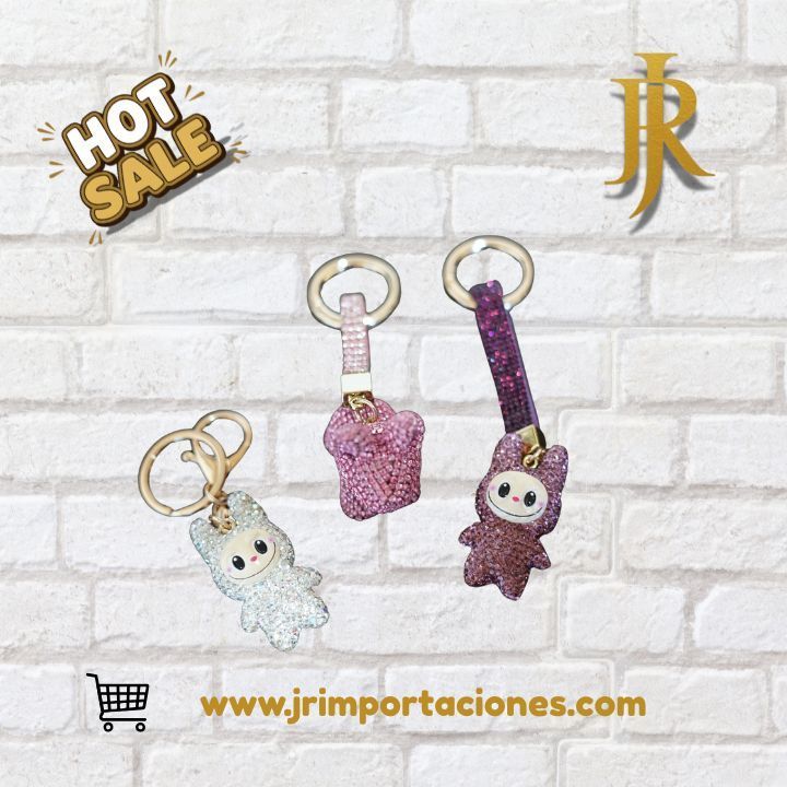 Llaveros Brillantes con Muñequitos y Cinta Decorada