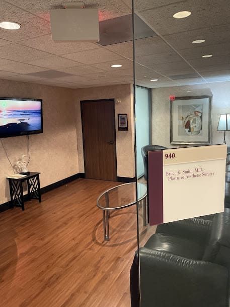 Another waiting room picture.