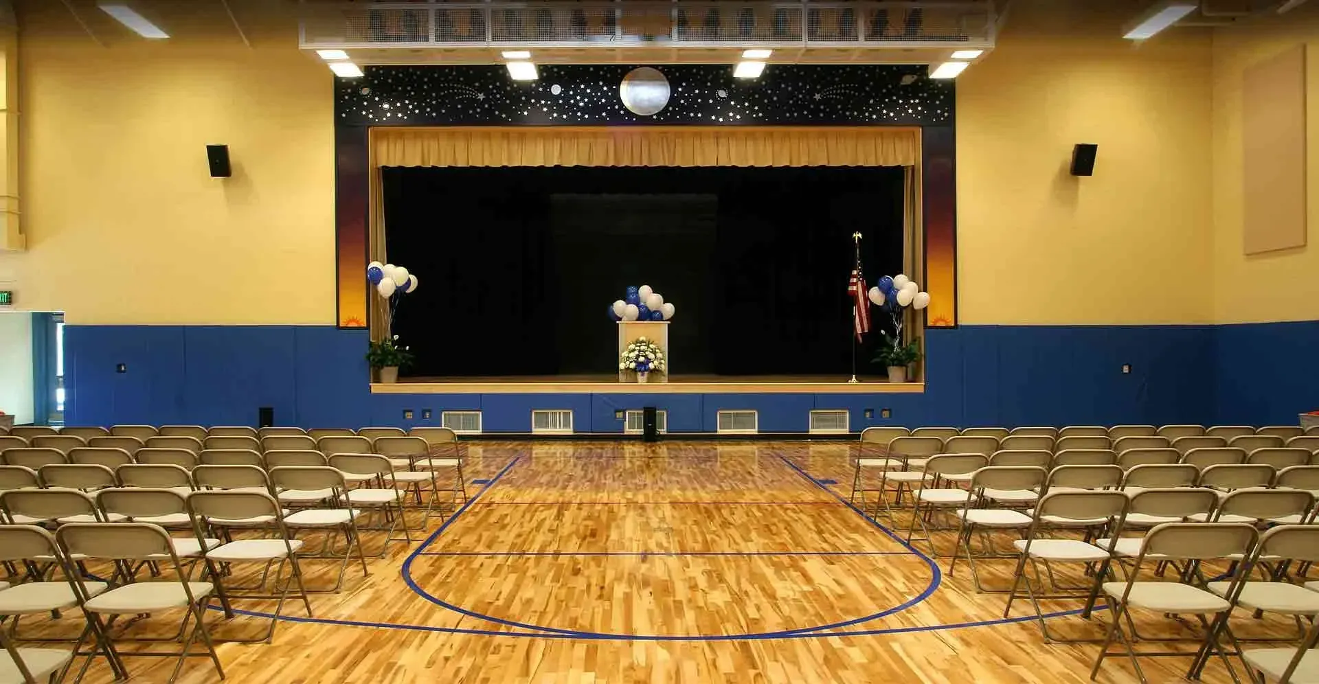 Clinton_gymnasium_and_stage